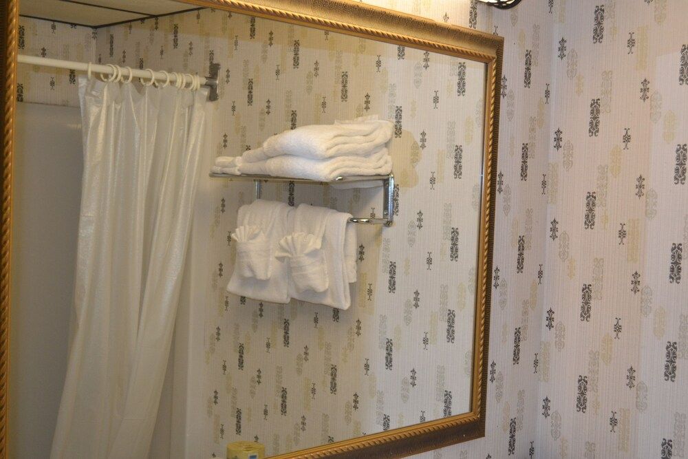 Henniker Motel - photo 20