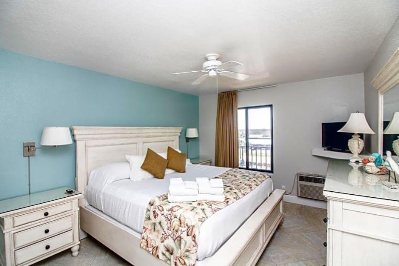 Beacher's Lodge Oceanfront Suites - photo 37