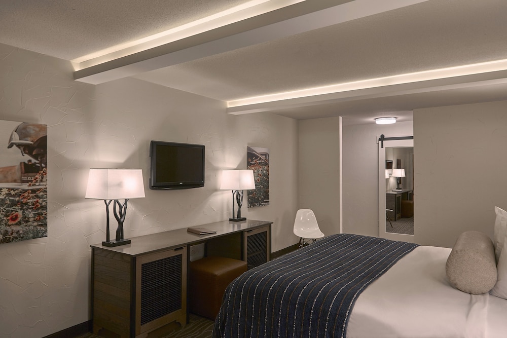 Fredericksburg Inn & Suites - photo 23