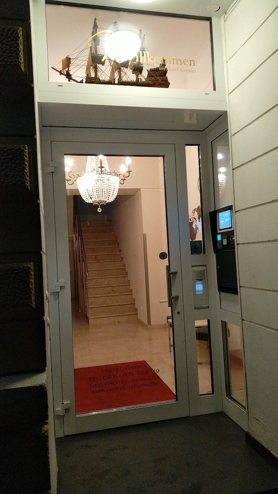 Check-in/check-out kiosk