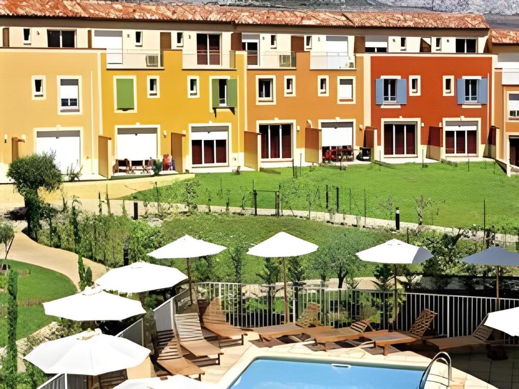 Appart’Hotel Garden & City Rousset in Rousset, France