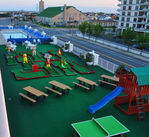 Admiral Resort Motel - photo 41
