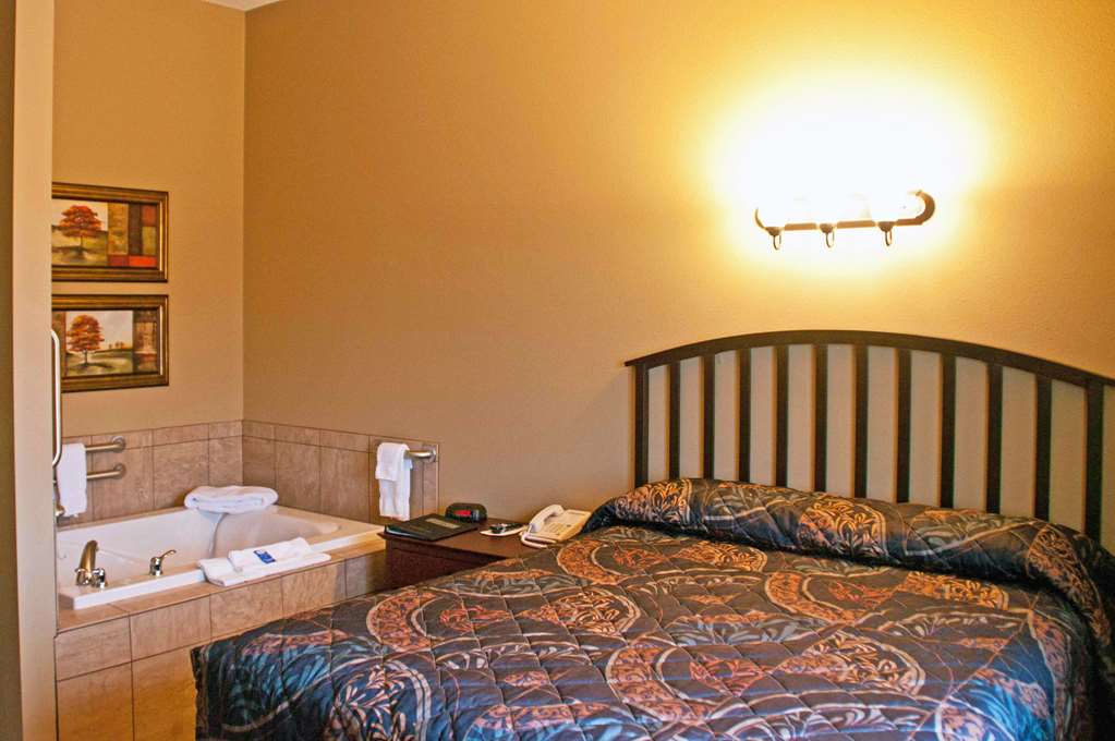 Americas Best Value Inn Big Lake Becker - photo 11