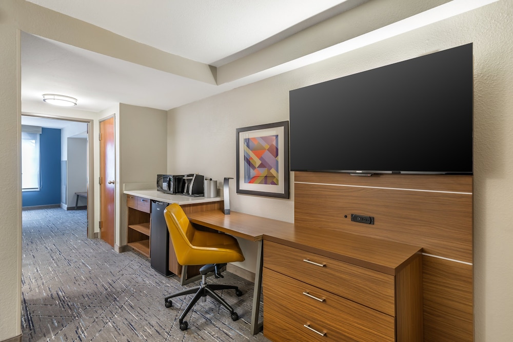 Holiday Inn Express and Suites Petersburg Fort Lee by IHG - photo 15