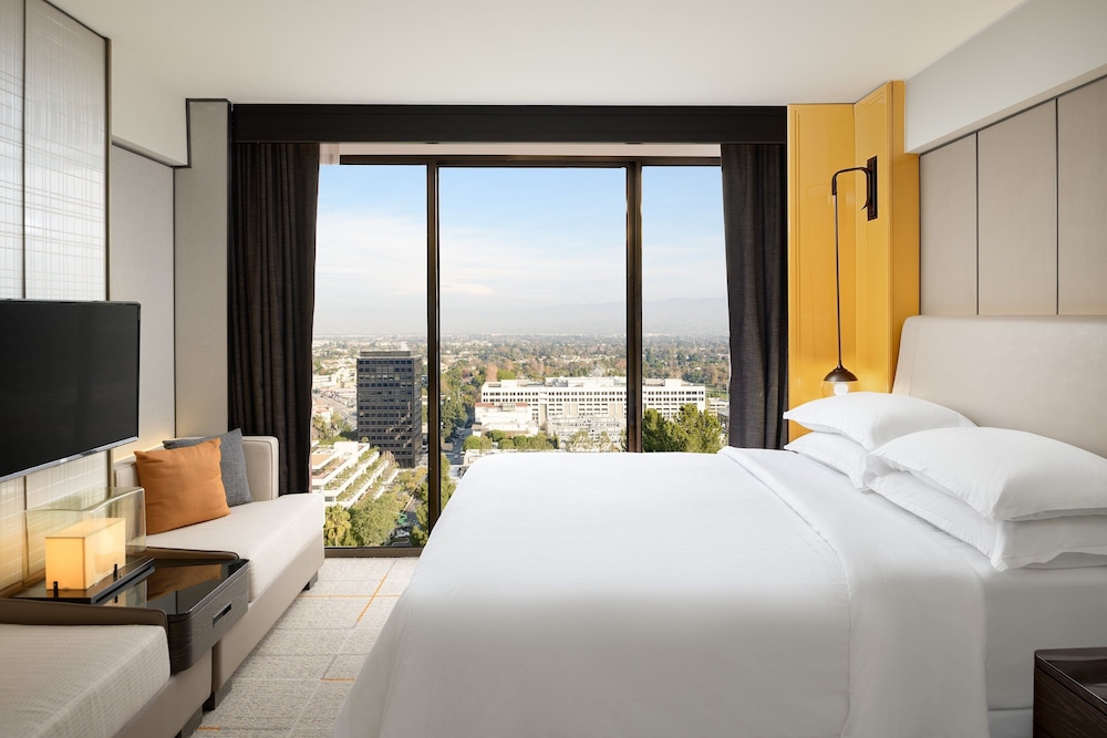 Sheraton Universal Hotel - photo 18