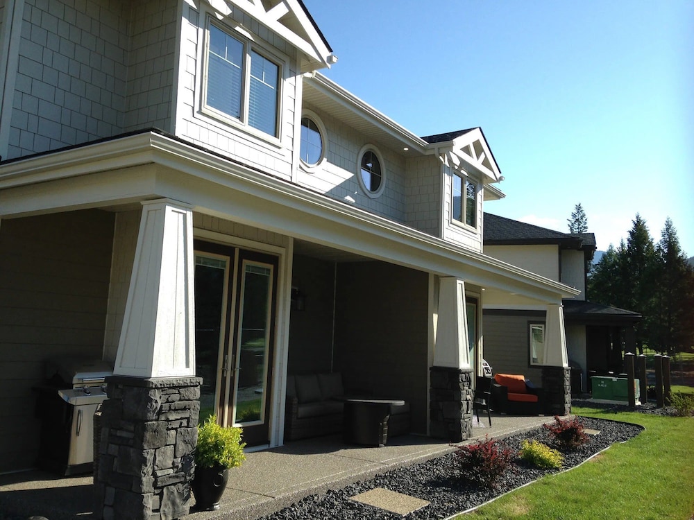 Bighorn Meadows Resort — Invermere — photo 4