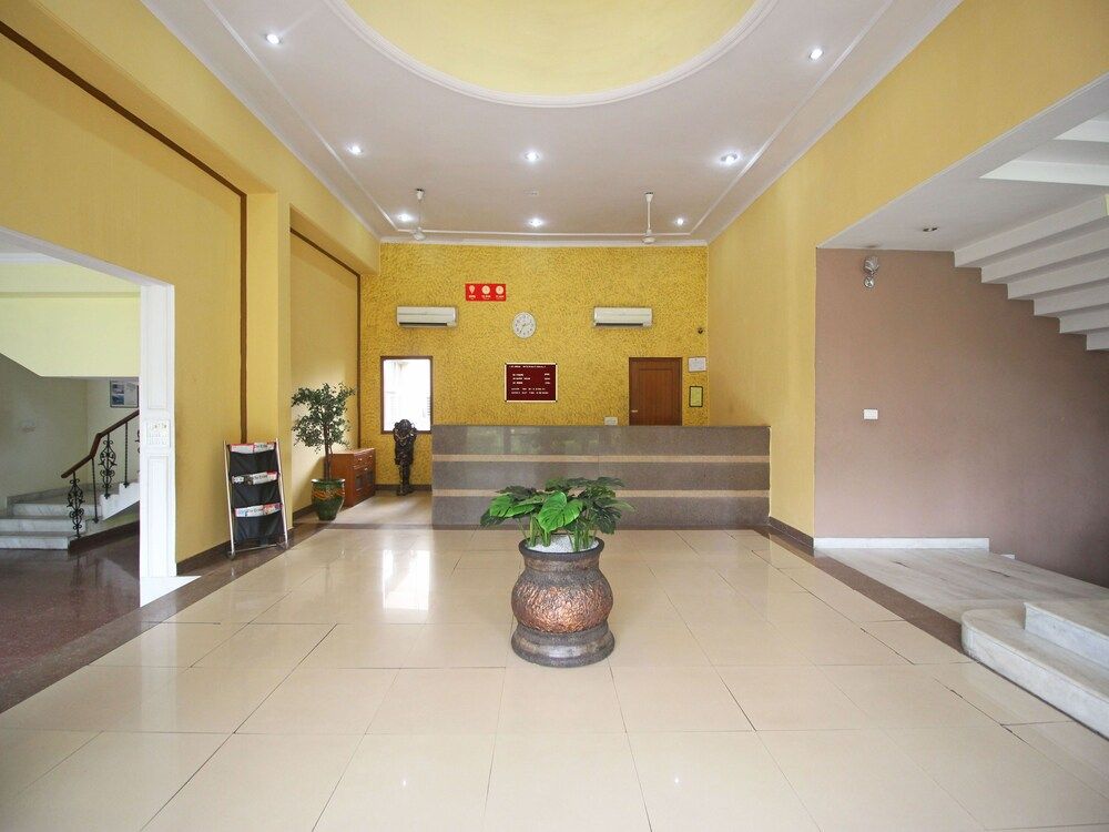 OYO 6977 Hotel Clarks — Baddi — photo 2