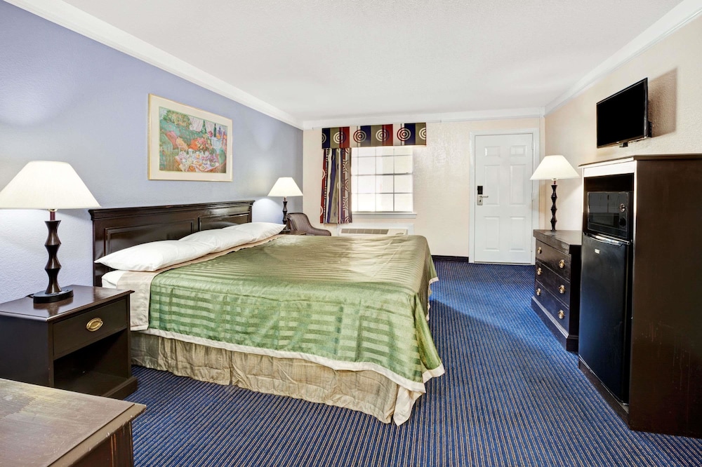 Travelodge by Wyndham North Richland Hills Dallas Ft Worth - photo 6