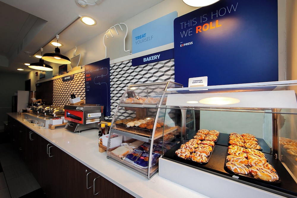 Holiday Inn Express Hotel & Suites Chicago South Lansing by IHG - photo 32