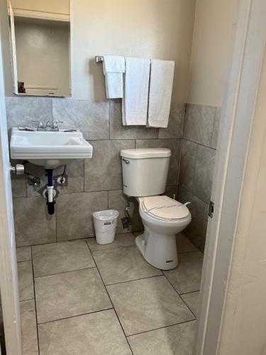 Apple Valley Motel - photo 20