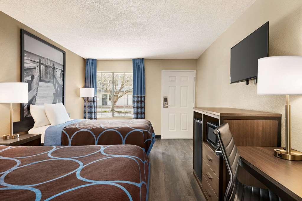 Super 8 by Wyndham Gulfport Airport NW Near Biloxi - photo 25