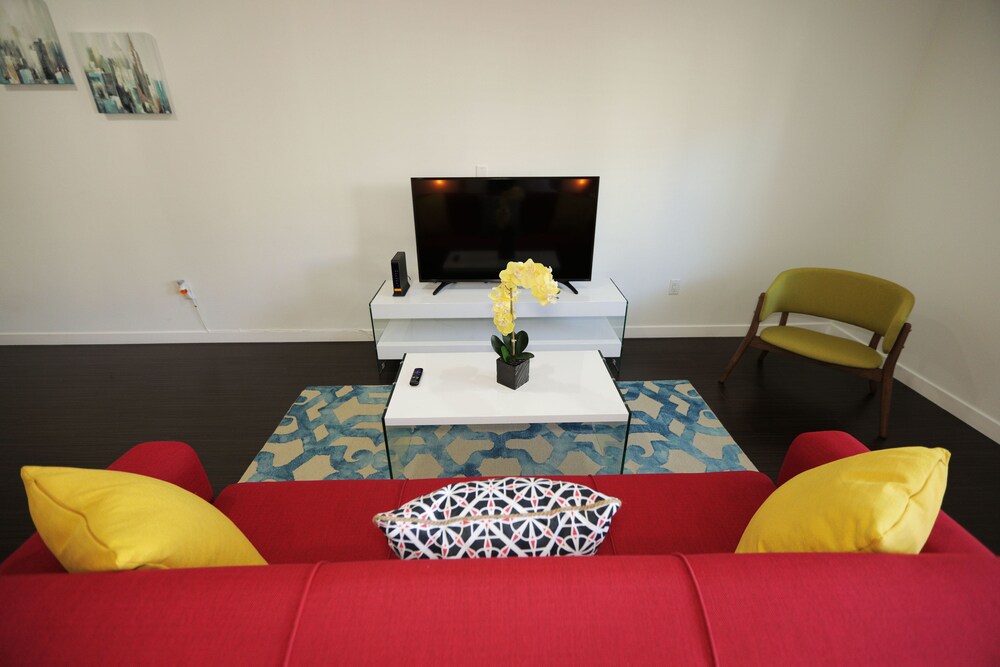 Hollywood Central Suites - photo 9