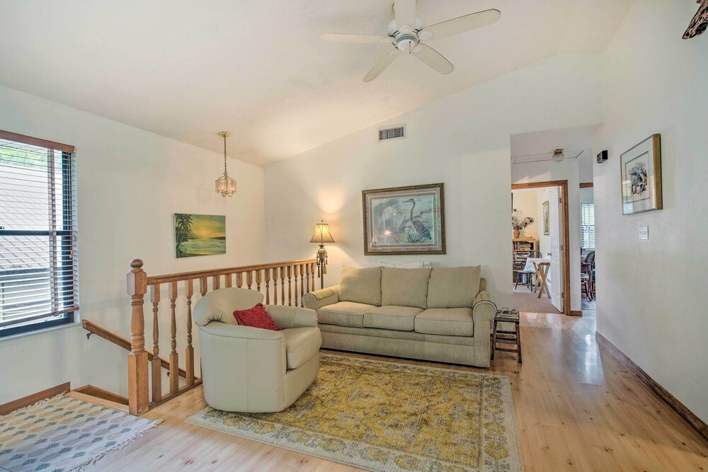 Waterfront Inglis Getaway w Dock: 5 Mi to Gulf — hotel in Inglis