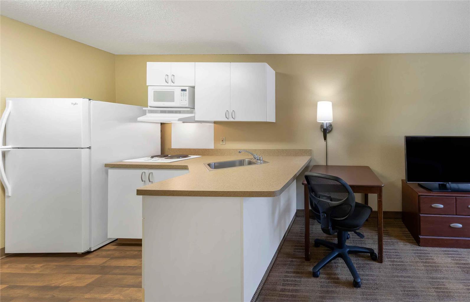 Extended Stay America Suites Los Angeles Burbank Airport - photo 34
