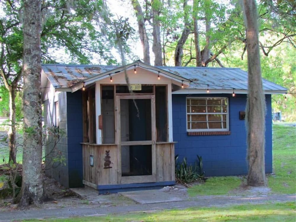 Yearling Restaurant and Cabins - photo 18