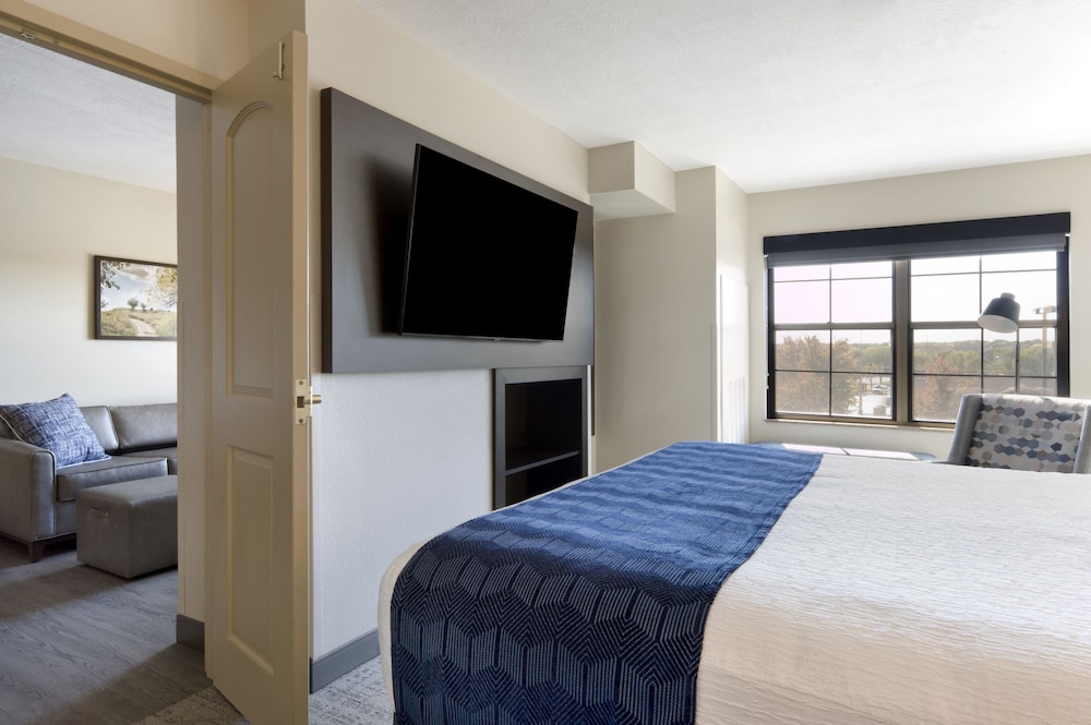 Clubhouse Hotel Suites Sioux Falls - photo 8