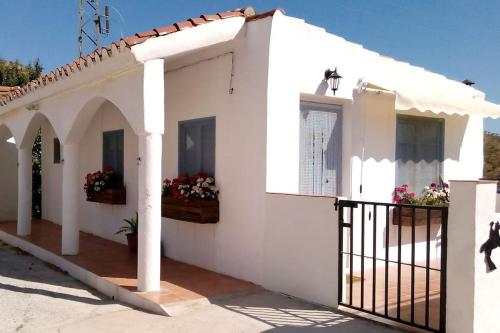 The Vine Studio - carbon neutral hotel in Rubite