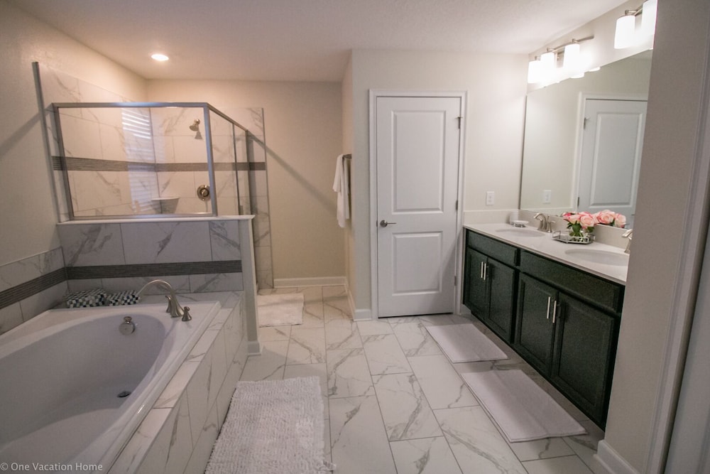 1581 PD Exquisite 6BR Haven: Private Pool - photo 22