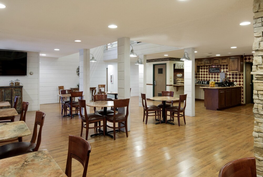 Redwood Lodge - photo 17