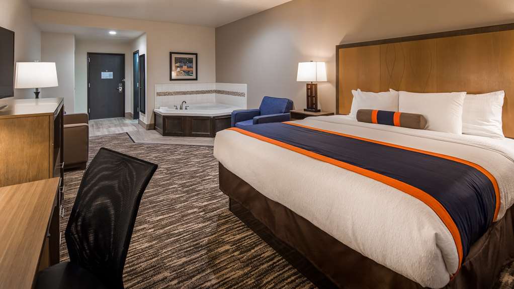 Best Western Plus Ardmore Inn & Suites - photo 3