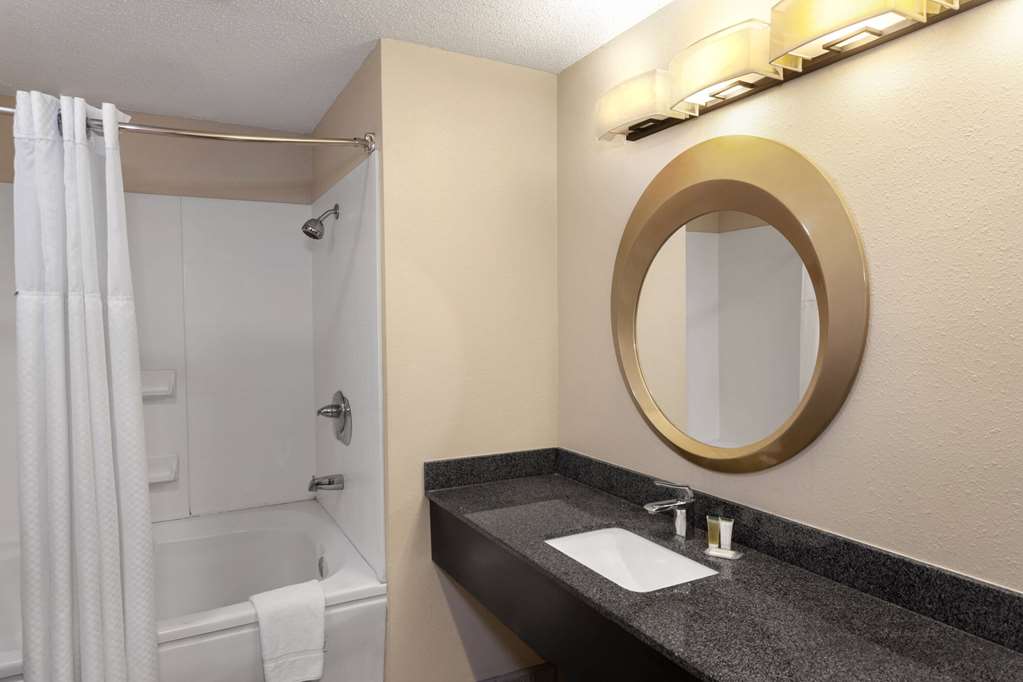 Super 8 by Wyndham Copley Akron - photo 25