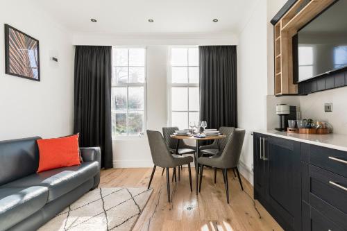 Modern aptmt 2 Stops to Central London Smart lock Netflix — 4-Star Luxury Hotel in Ealing, United Kingdom