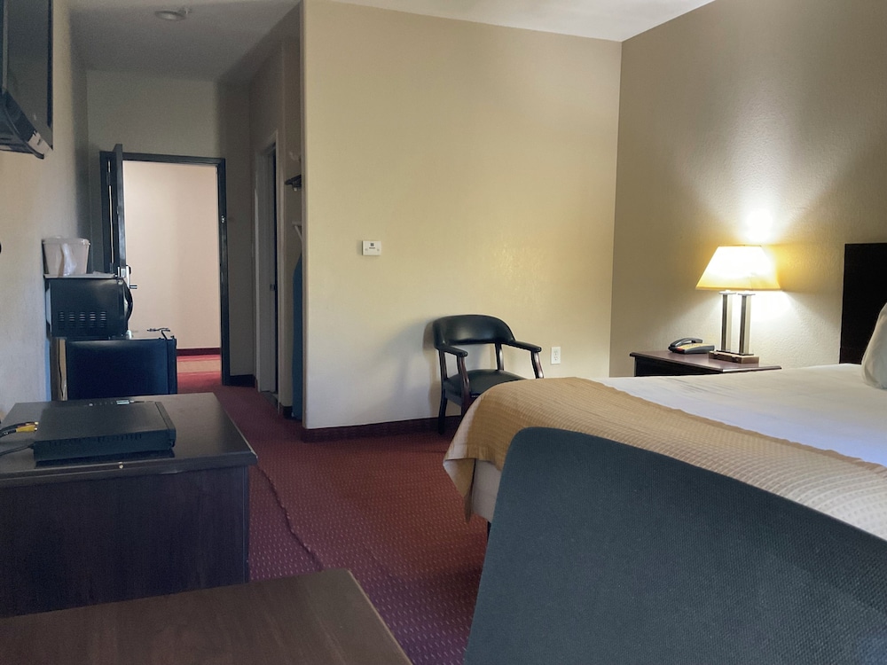 Yorktown Inn And Suites - photo 42