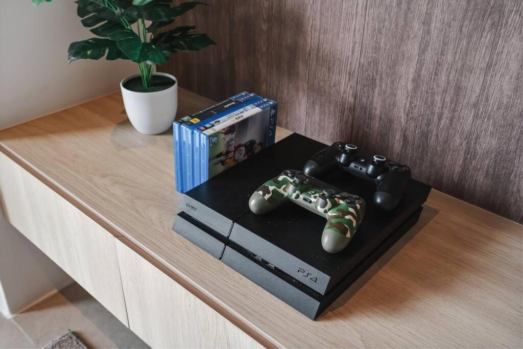 Stylish Muji Inspired Lumi Tropicana KL Skyline View PS4 and Board Games B1 3A — 4-Star Luxury Hotel in Petaling Jaya, Malaysia