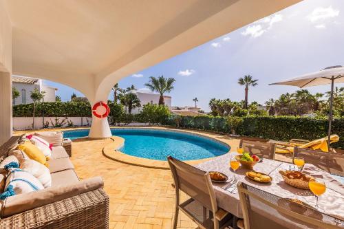 Villa Coral by OCvillas — 4-Star Luxury Hotel in Albufeira, Portugal