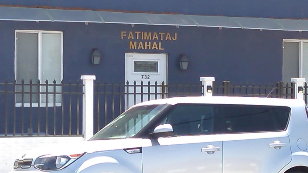Fatimataj Mahal - last minute hotel in Miami