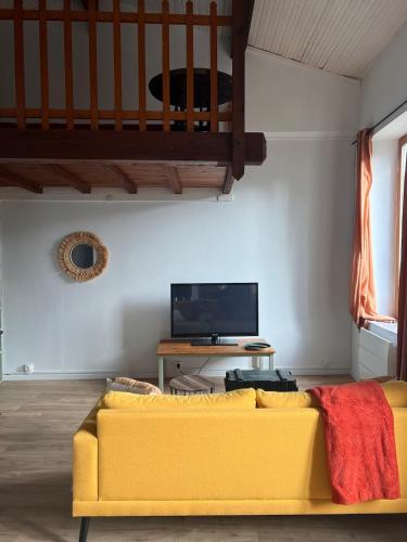 Studio With Mezzanine — Prades