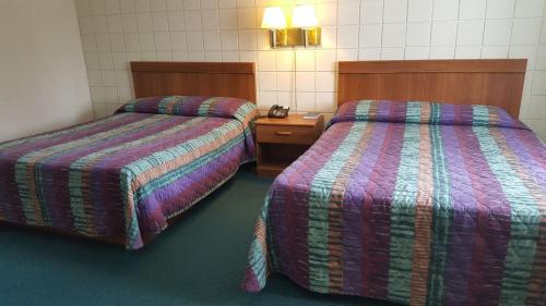 Oakridge Motel - photo 7