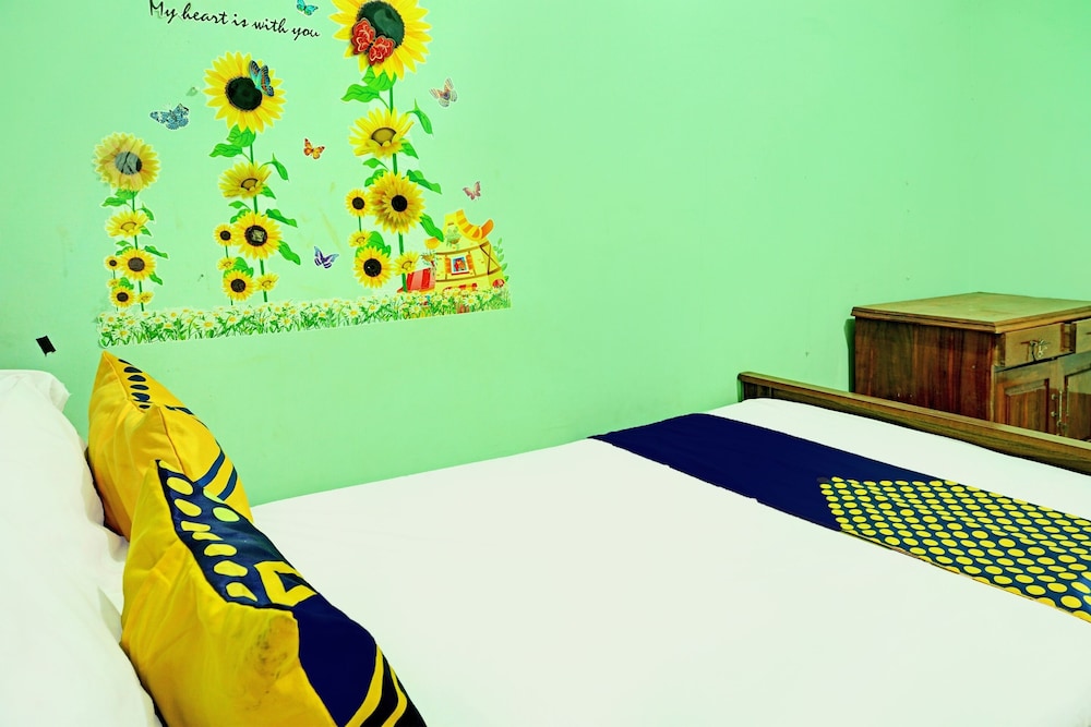 Hotel O Dhaha Penginapan House Syariah in Kediri, Indonesia