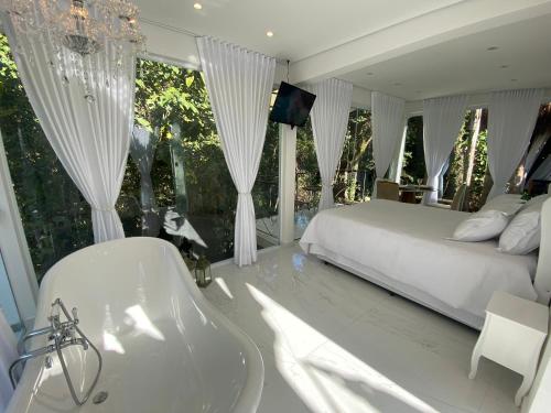 Loft Vidro Vitoriano em Condomínio Rota do Vinho São Roque in Sao Roque, Brasil