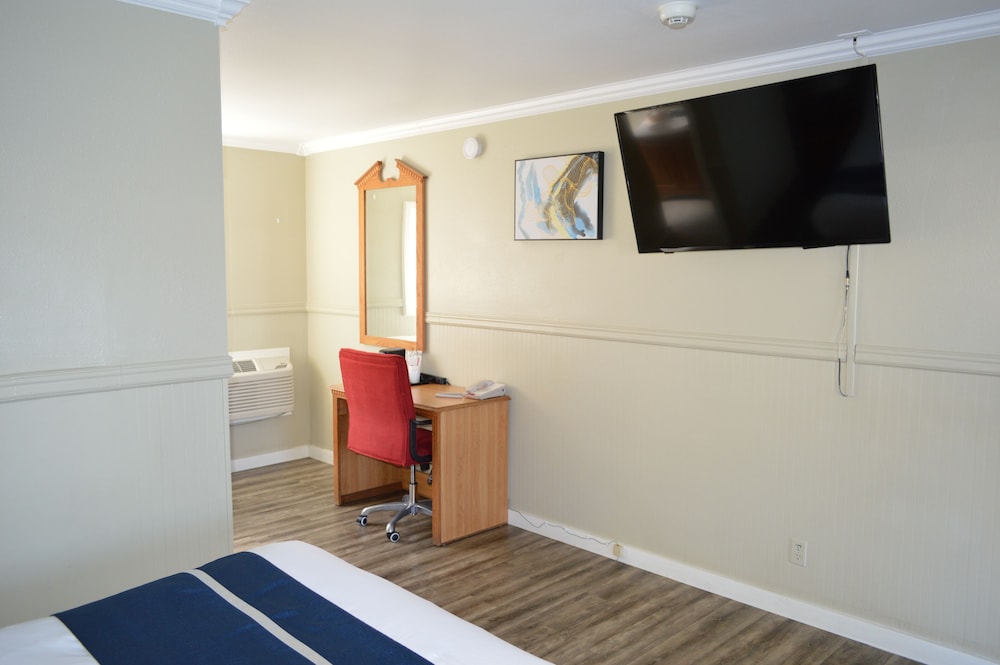 Travelodge by Wyndham Fort Bragg - photo 44
