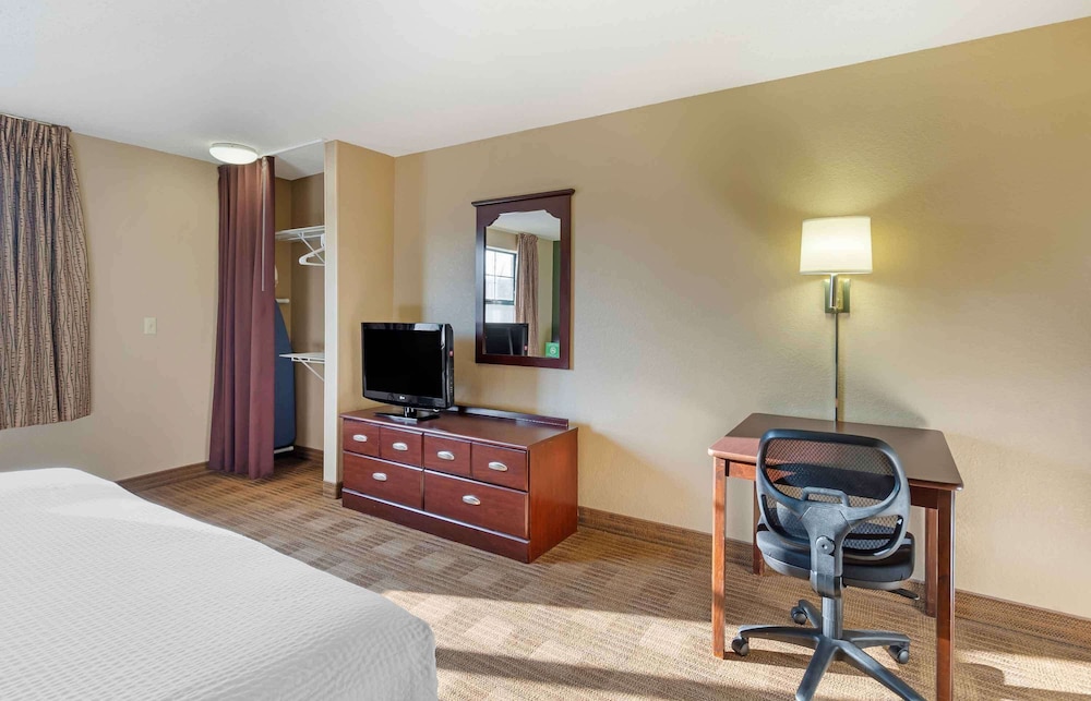 Extended Stay America Suites Chicago Vernon Hills Lake Fores - photo 10