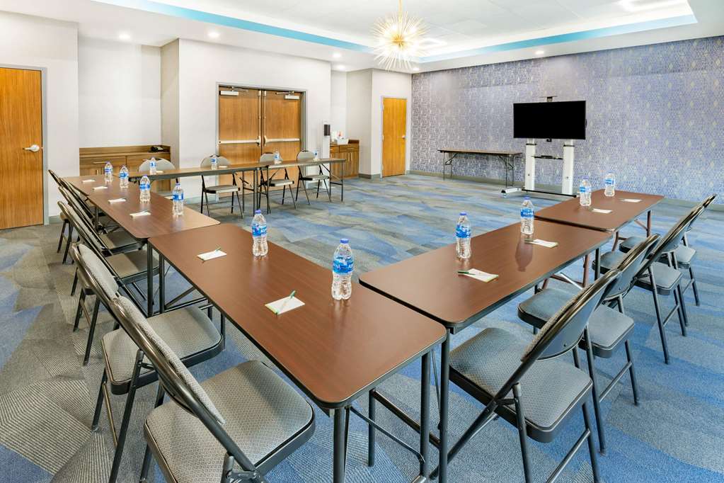 La Quinta Inn & Suites by Wyndham Fort Stockton Northeast - photo 30