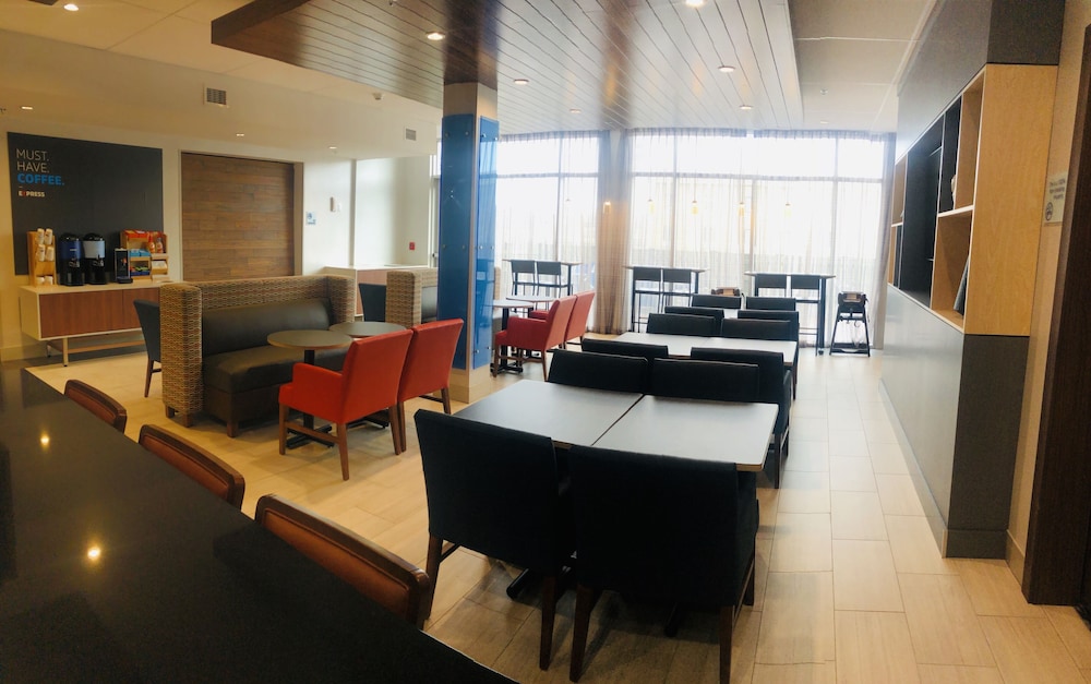 Holiday Inn Express & Suites Elko by IHG - photo 37