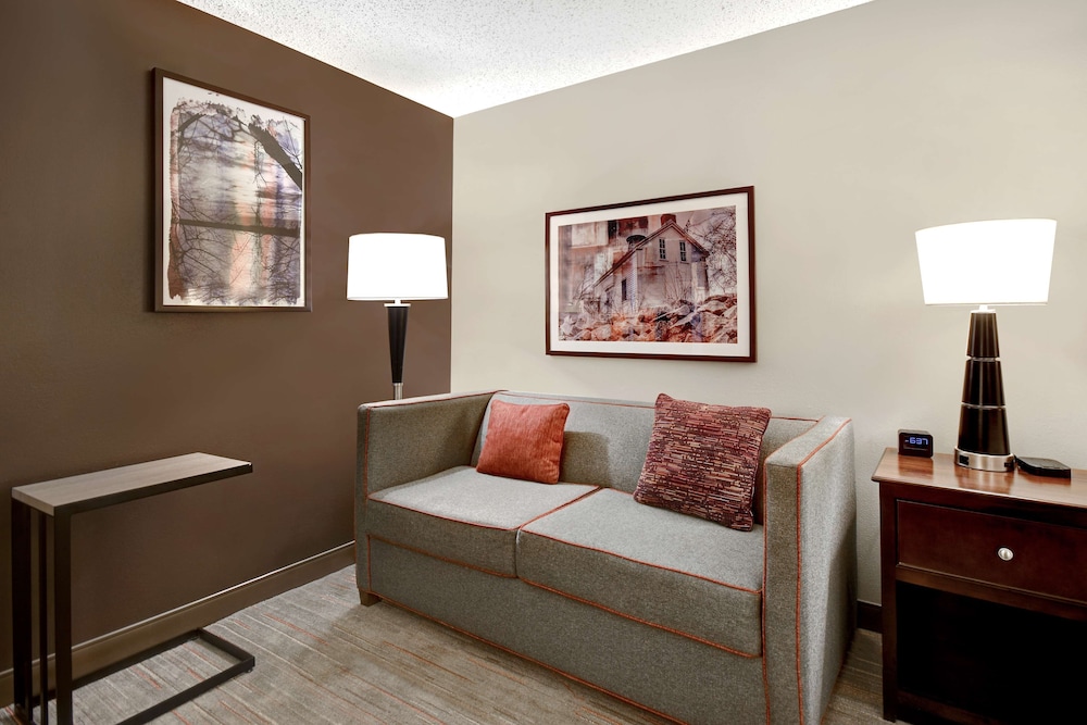 Hampton Inn & Suites Alexandria Old Town Area South - photo 28