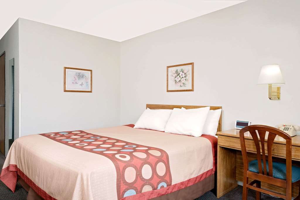 Super 8 Long Prairie - last minute hotel in Long Prairie