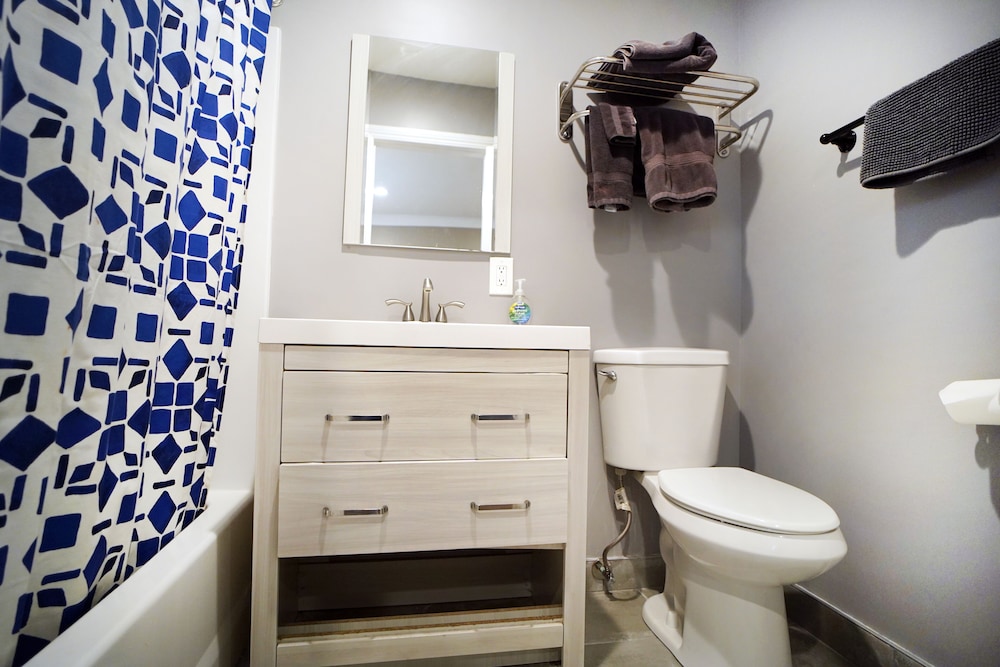 Anaheim Executive Inn & Suites - photo 106