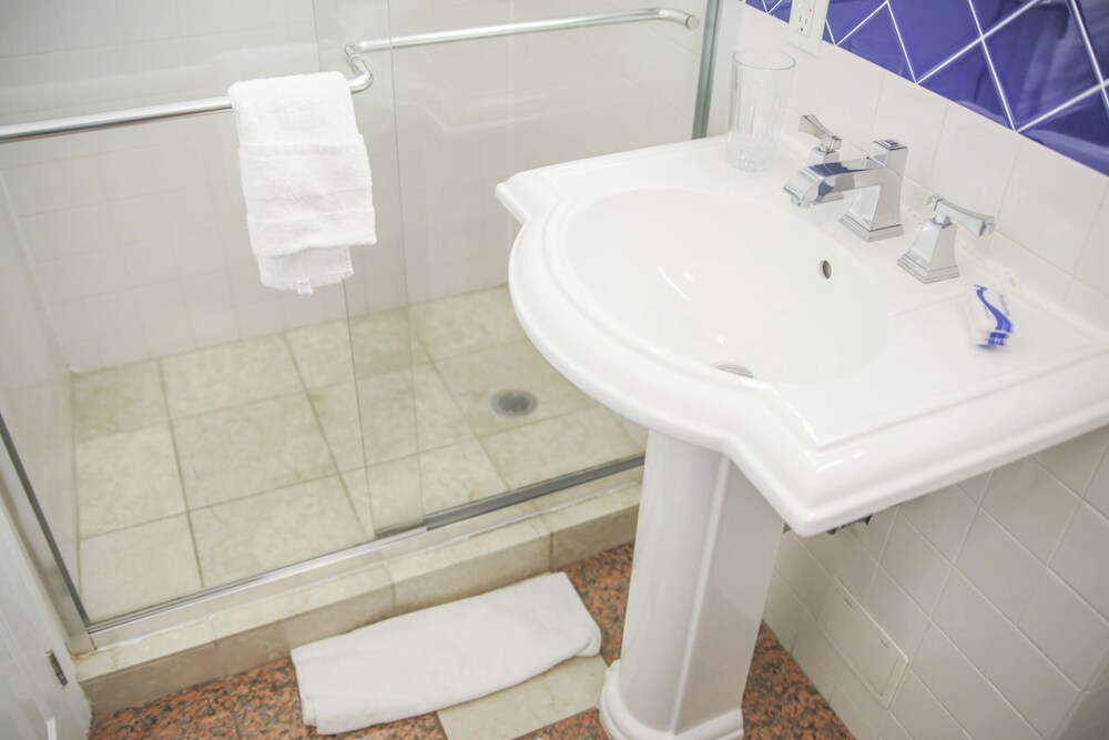 Royal Park Hotel and Hostel - photo 46
