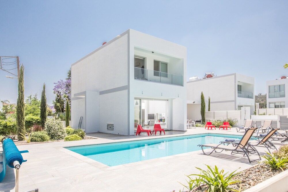 Celebrity Villa Hollyoaks 1