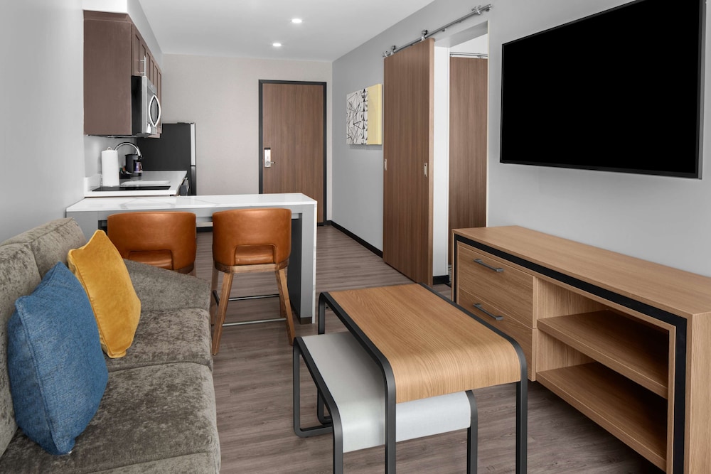 Homewood Suites by Hilton Charlotte Uptown First Ward - photo 27