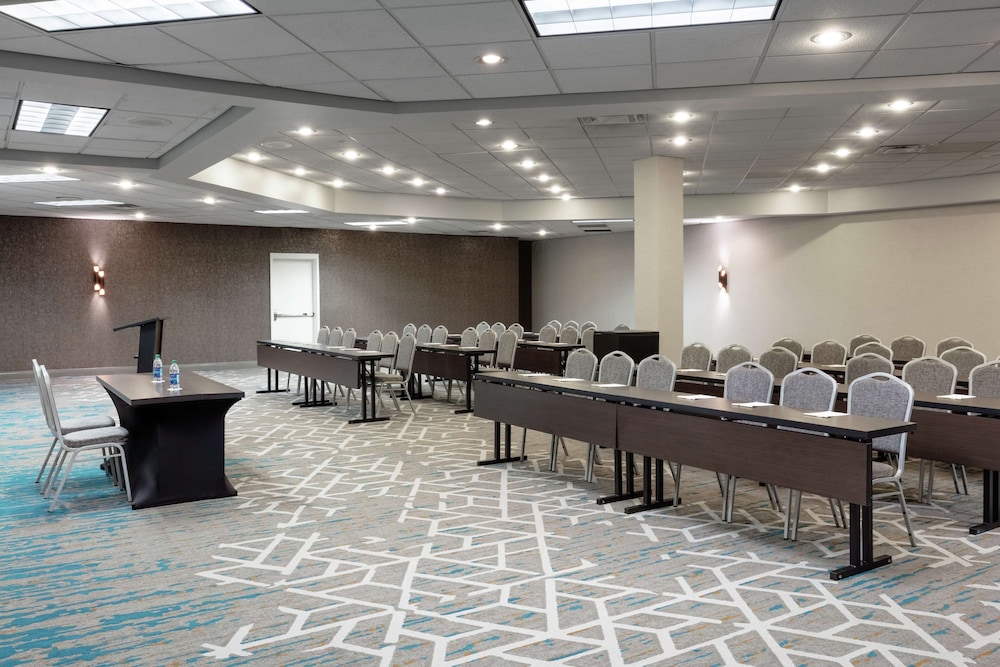 DoubleTree by Hilton Birmingham Perimeter Park - photo 54
