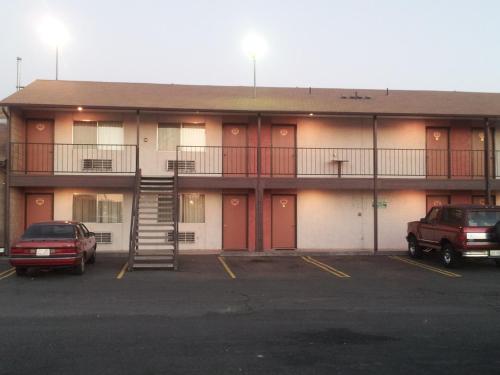 Interstate Inn - photo 8