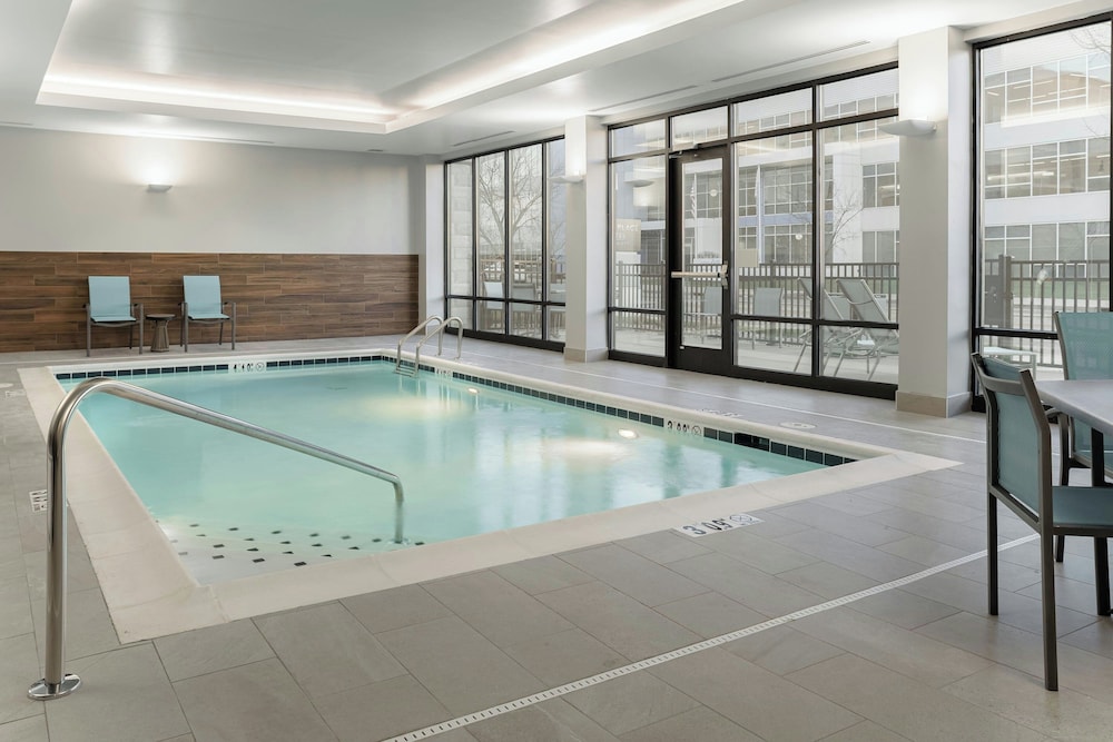 Fairfield By Marriott Inn & Suites Cincinnati Oakley - photo 19