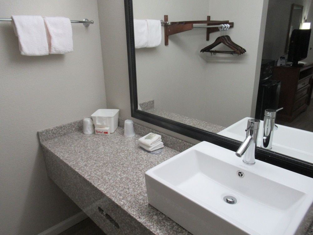 Red Roof Inn Walton Richwood - photo 13