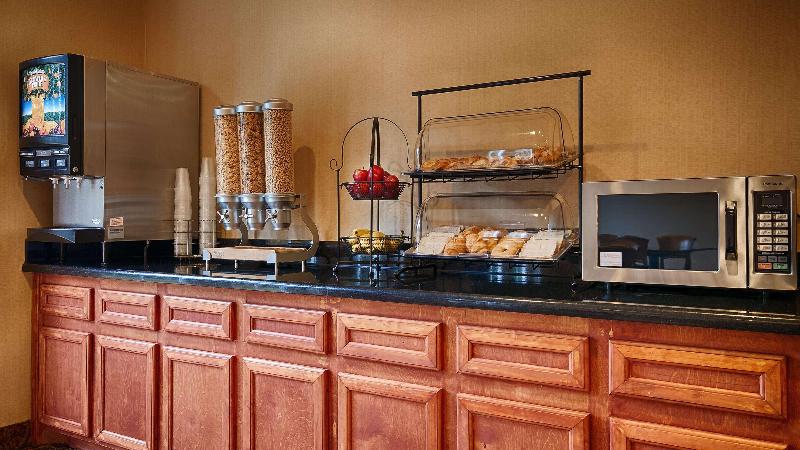 Best Western Cleveland Inn & Suites - photo 24