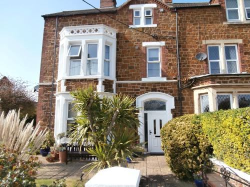 Ellinbrook Guest House — 4-Star Luxury Hotel in Hunstanton, United Kingdom